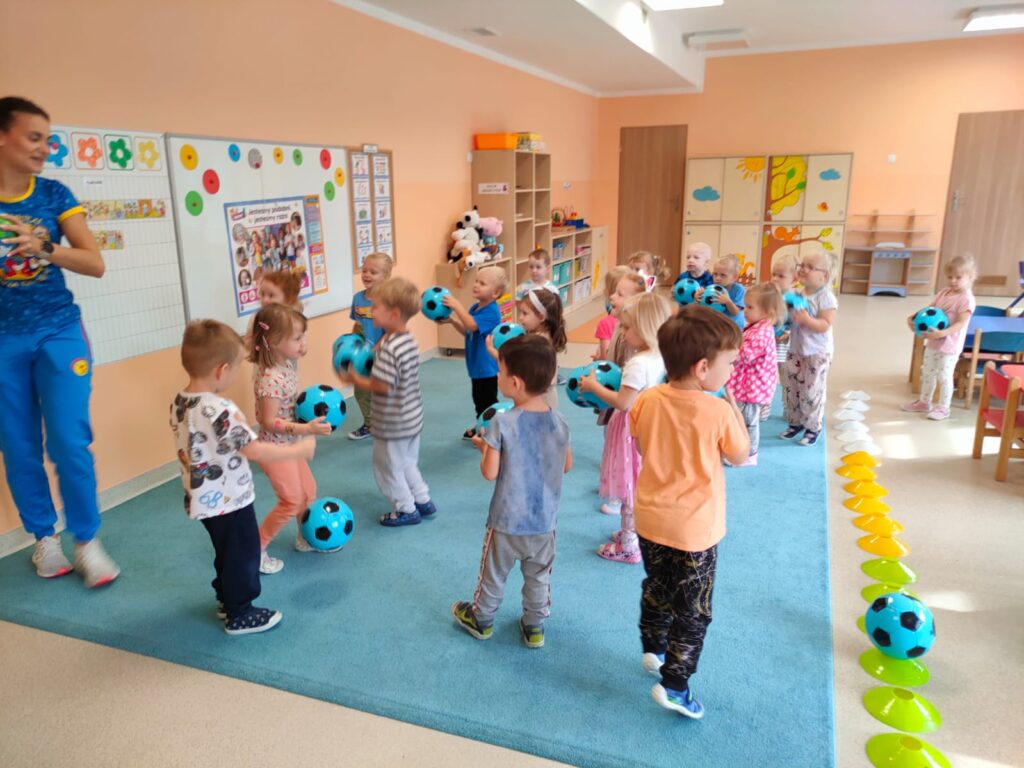 Zabawa z piłkami
