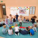 Krasnoludki dzień kropki