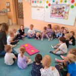 Krasnoludki dzień kropki