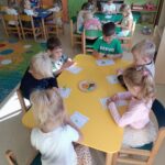 Słoneczka dzień kropki