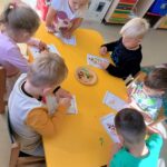 Słoneczka dzień kropki