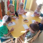 Słoneczka dzień kropki