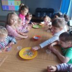 Dziewczynki tworzą własne silmy