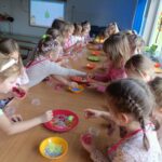 Dziewczynki tworzą własne silmy