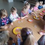 Dziewczynki tworzą własne silmy