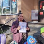 Pracownik poczty otrzymał podziękowanie od dzieci