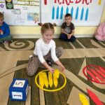 Matematyczne zabawy z kredkami