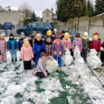 Śnieżne zabawy Pszczółek