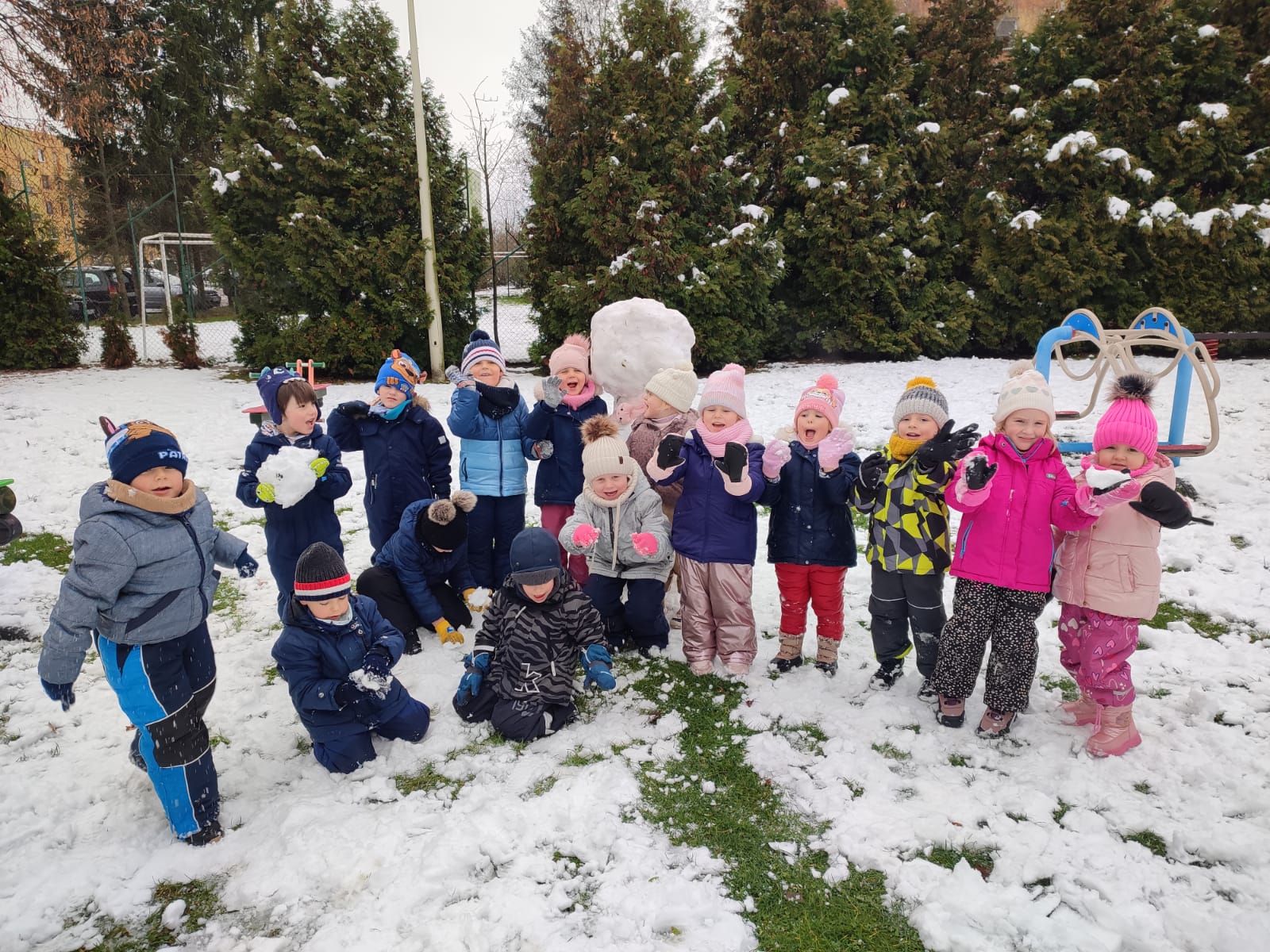 Śnieżne zabawy Słoneczek