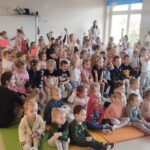 Część aktywizująca dzieci, aktorzy zadawali pytania dzieciom, które chętnie udzielały odpowiedzi
