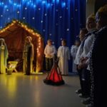 Jasełka w wykonaniu dzieci z grupy Mądre Sowy dla rodziców