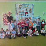 Dzieci z grupy Niedźwiadki z Panią Asią z Miejsko-Powiatowej Biblioteki Publicznej – filii nr 3 w Lublińcu