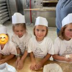 Pszczółki formują swoje bułeczki i drożdżówki