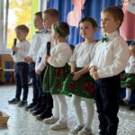 Dzieci z grupy Niedźwiadki recytują swoje wiersze