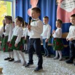 Dzieci z grupy Niedźwiadki recytują swoje wiersze
