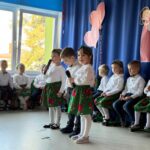 Dzieci recytują swoje wiersze