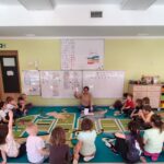 Dzieci uczestniczą w zajęciach pt. "Dzień dentysty"