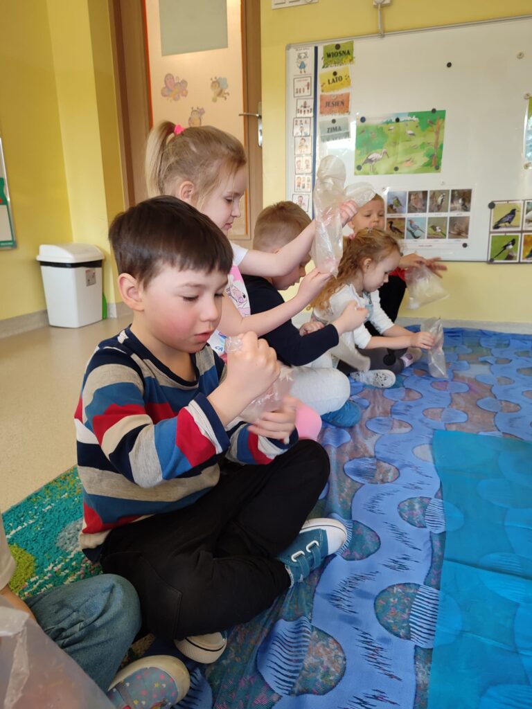 Słoneczka eksperymentują