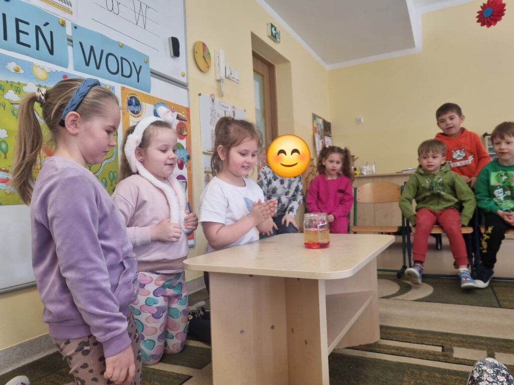 Pszczółki eksperymentują