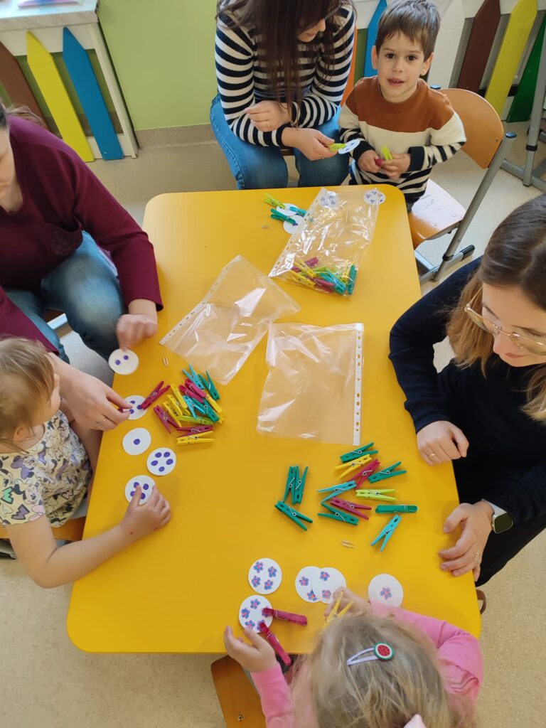 Zabawy matematyczne w "Słoneczkach".