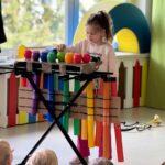 Dzieci samodzielnie również poznawały dźwięki