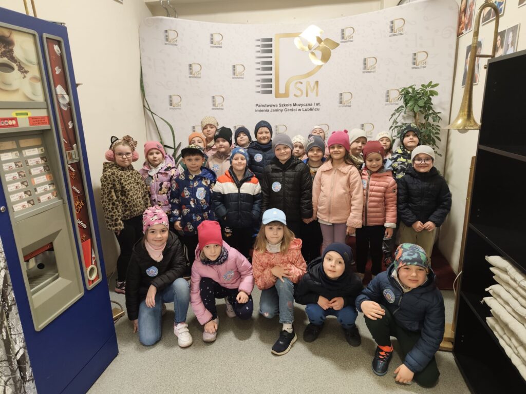 Zdjęcie grupowe "Mądre Sowy"