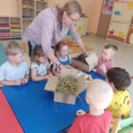 Część praktyczna zajęć- "hotelik dla owadów
