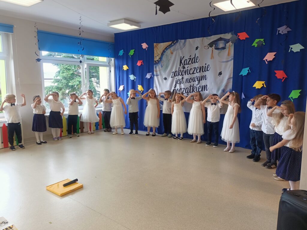 Dzieci występują